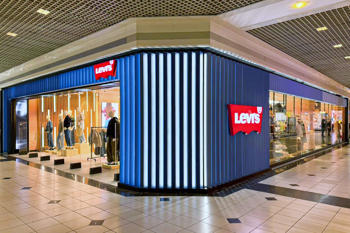 Levi's Cevahir retail store facade and interior
